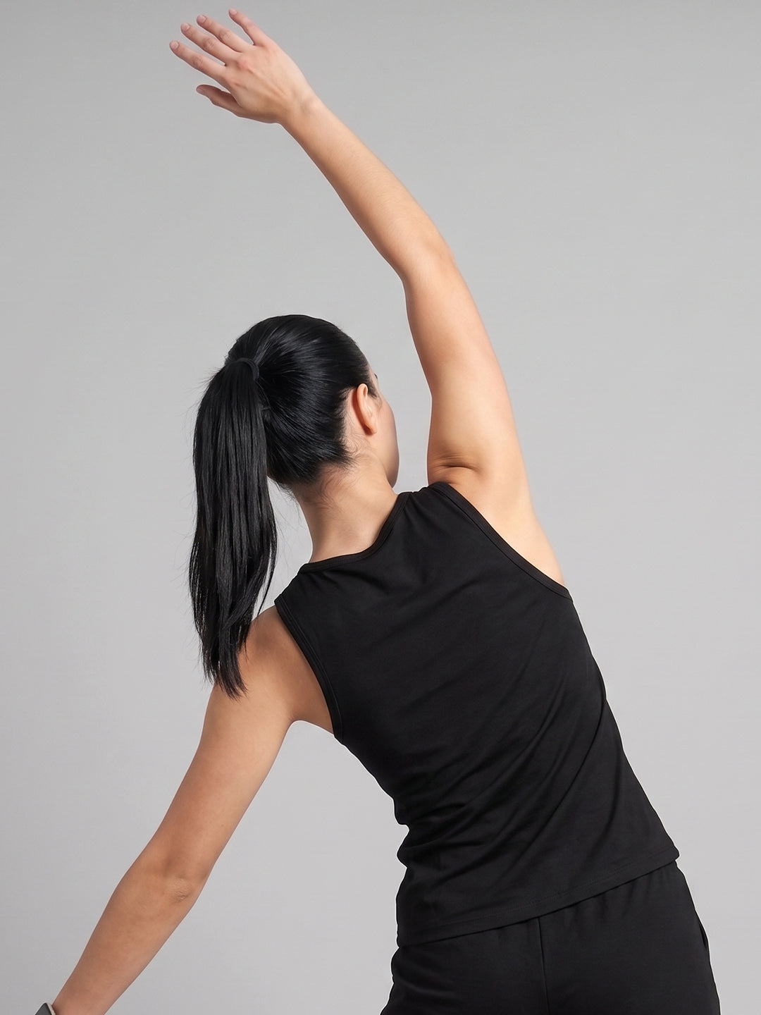 Black Women’s Sleeveless Gym Top