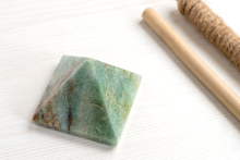 Load image into Gallery viewer, Aventurine Prism For Joy, Fertility And Abundance
